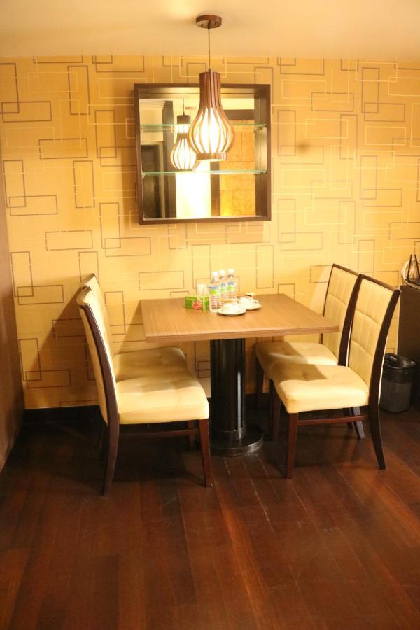 פטלין ג'איה Raintree Resort Suites מראה חיצוני תמונה