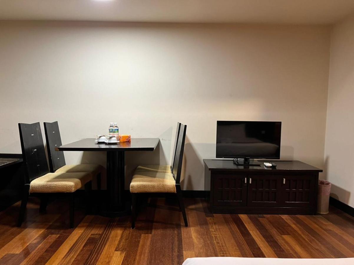 פטלין ג'איה Raintree Resort Suites מראה חיצוני תמונה