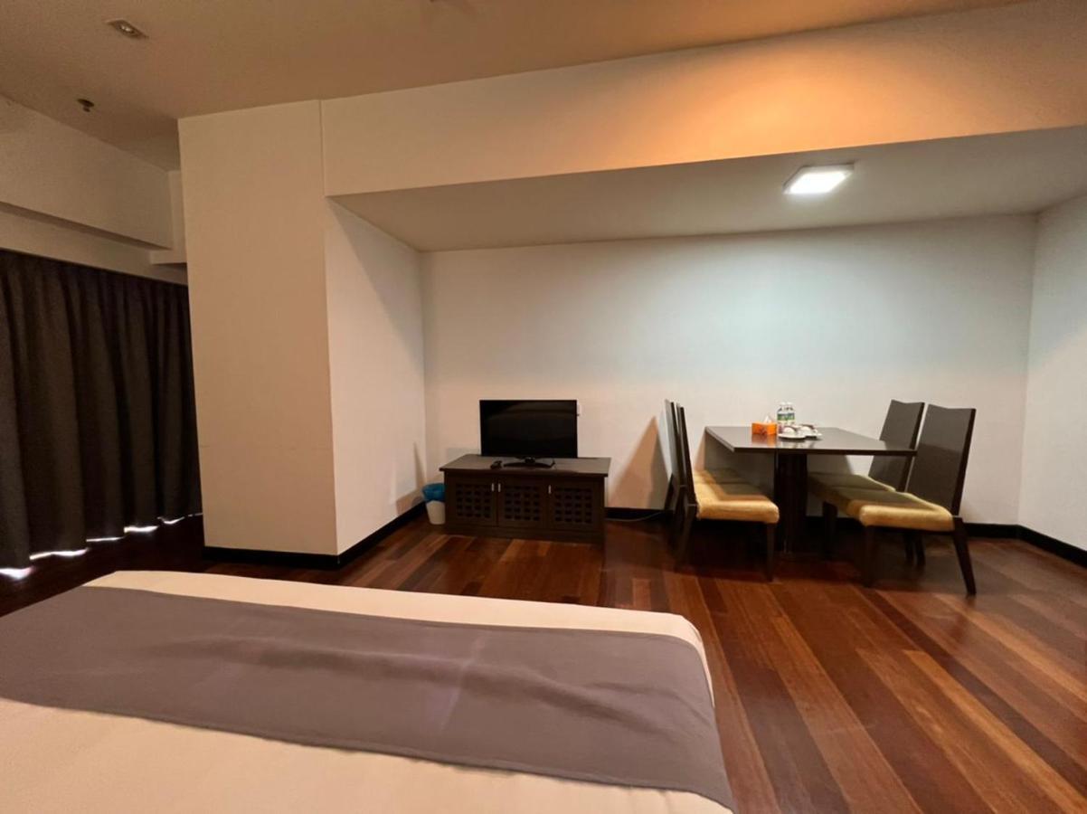 פטלין ג'איה Raintree Resort Suites מראה חיצוני תמונה